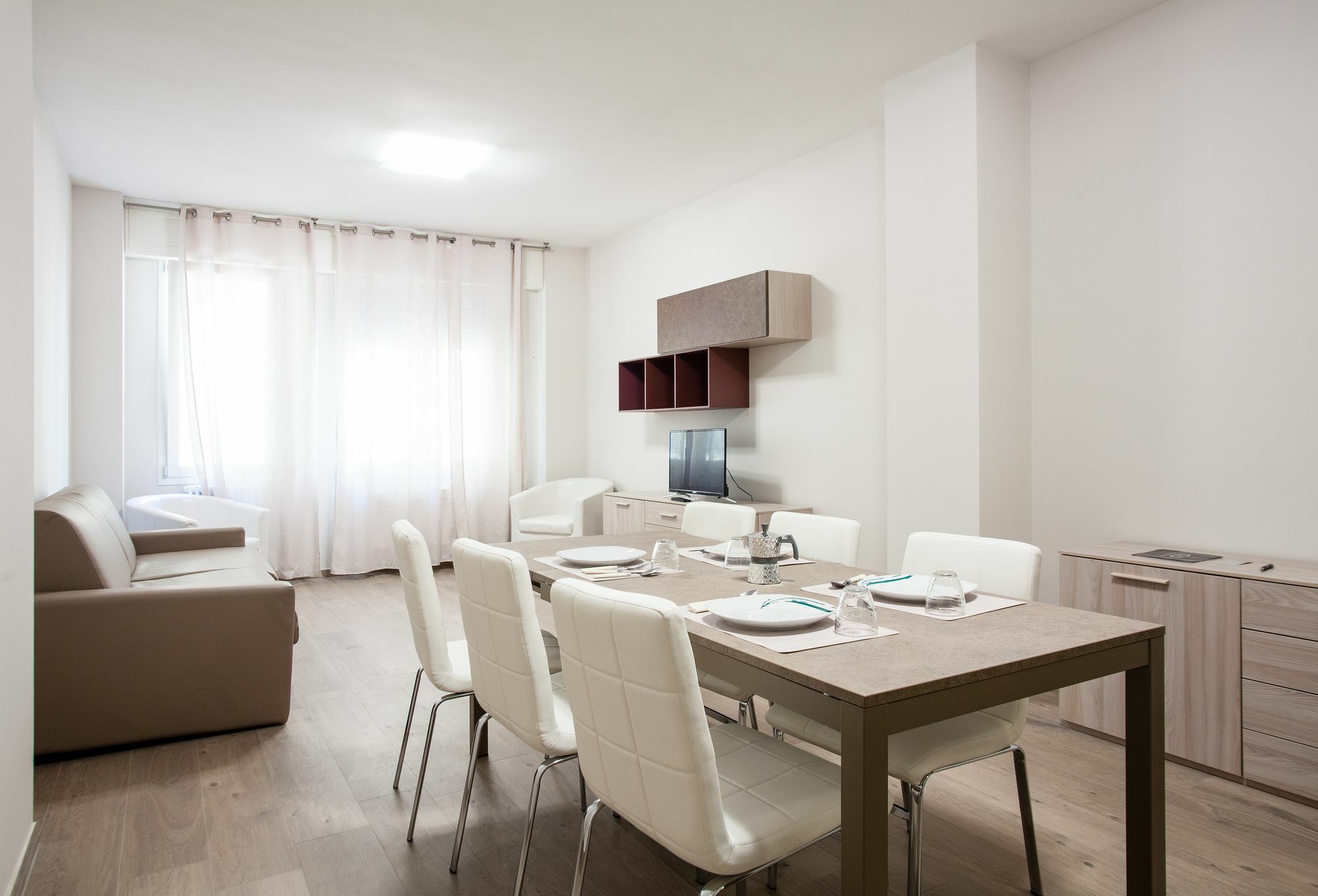 Astoria Suite Apartments Bolonia Exterior foto