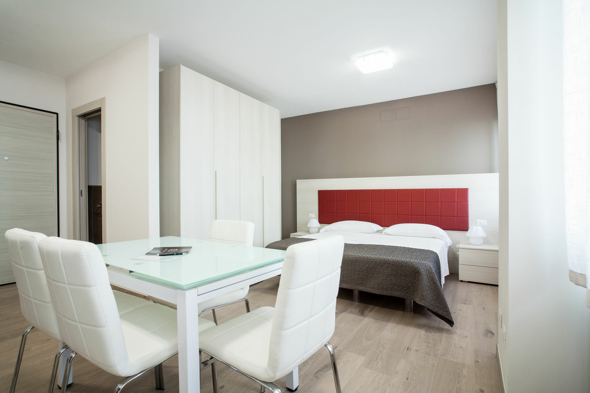 Astoria Suite Apartments Bolonia Exterior foto