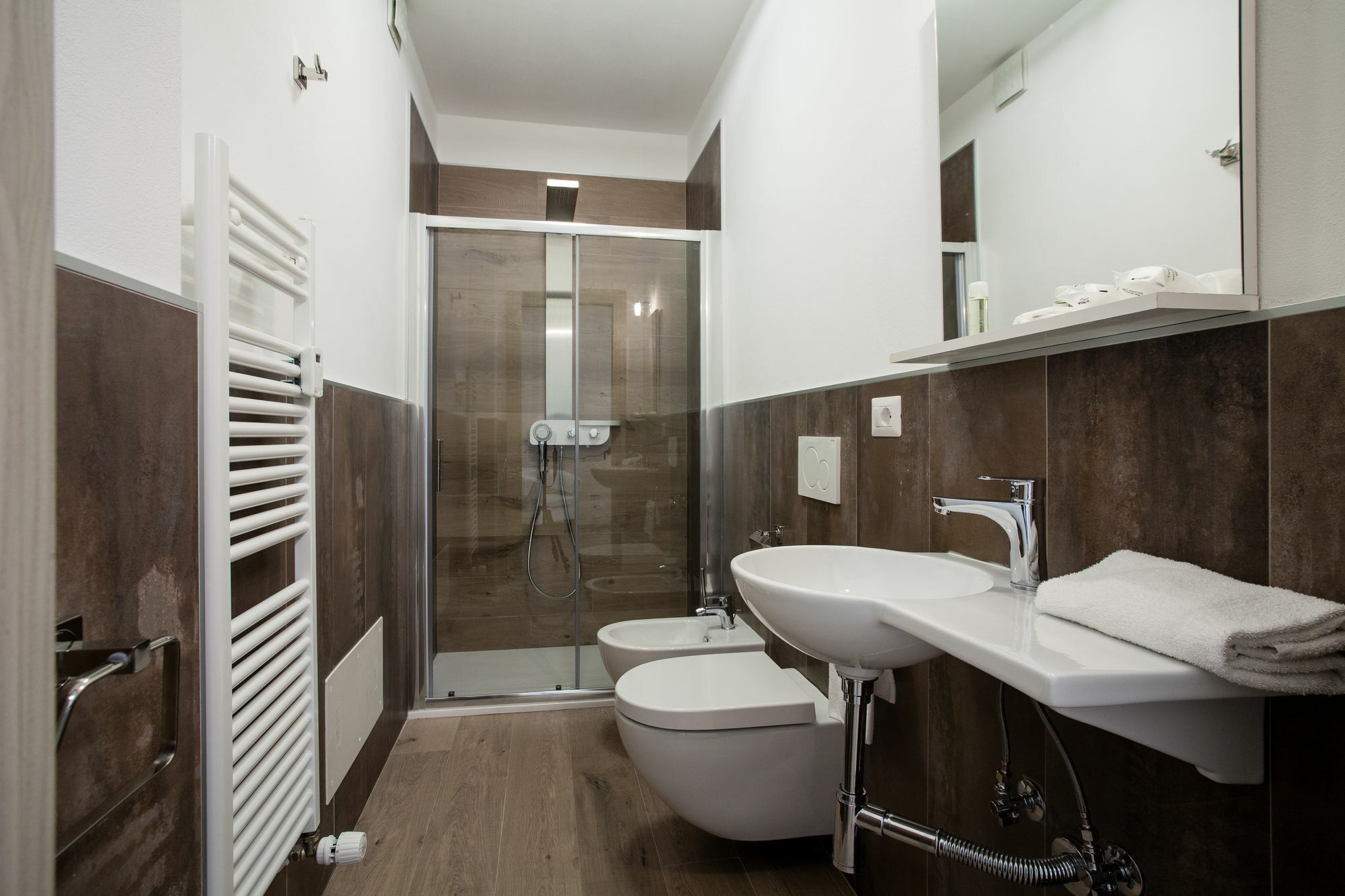 Astoria Suite Apartments Bolonia Exterior foto